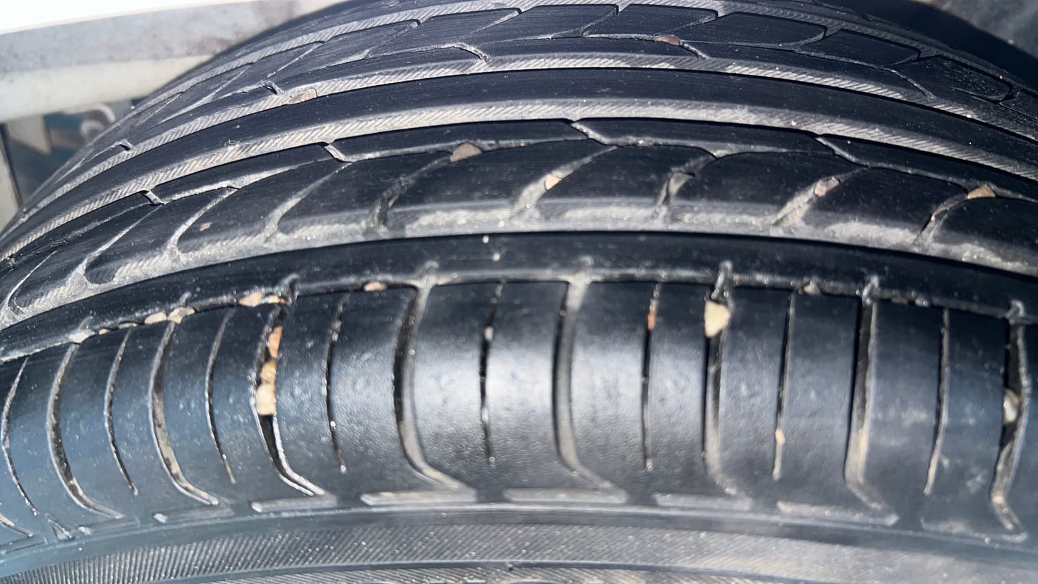 Used 2022 Hyundai Grand i10 Nios Sportz 1.2 Kappa VTVT CNG Cng Manual tyres LEFT REAR TYRE TREAD VIEW