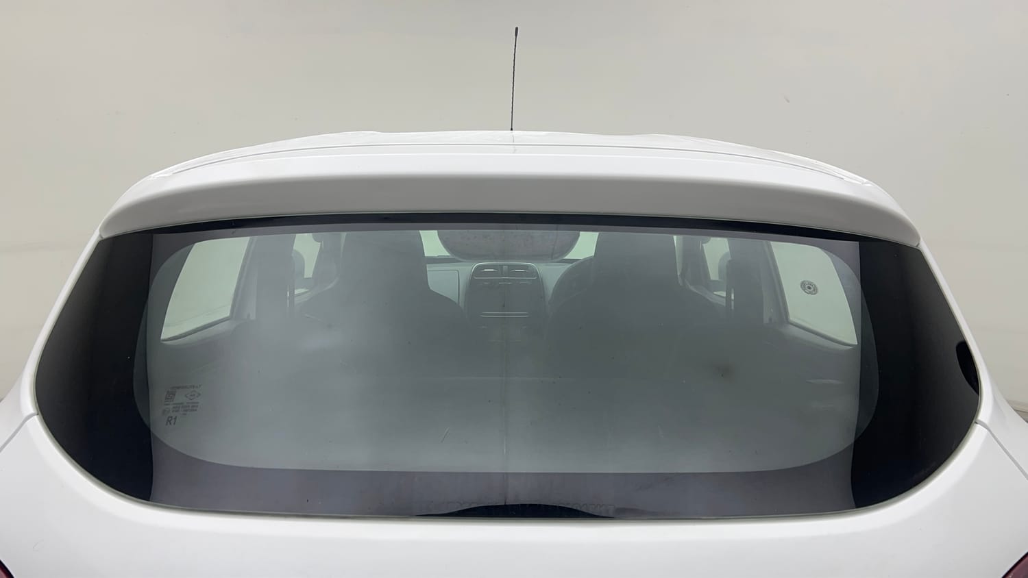 Used 2016 Renault Kwid RXT Petrol Manual exterior BACK WINDSHIELD VIEW