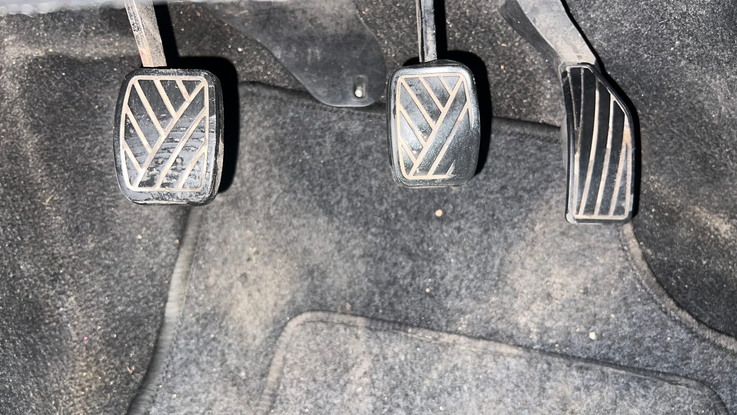 Used 2015 Maruti Suzuki Swift Lxi (O) Petrol Manual interior PEDALS VIEW