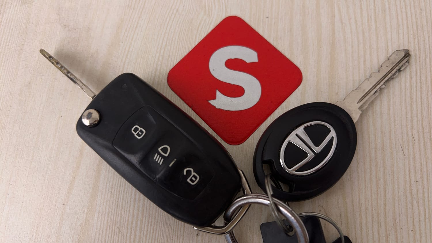 Used 2019 Tata Tiago Revotron XZ Petrol Manual extra CAR KEY VIEW