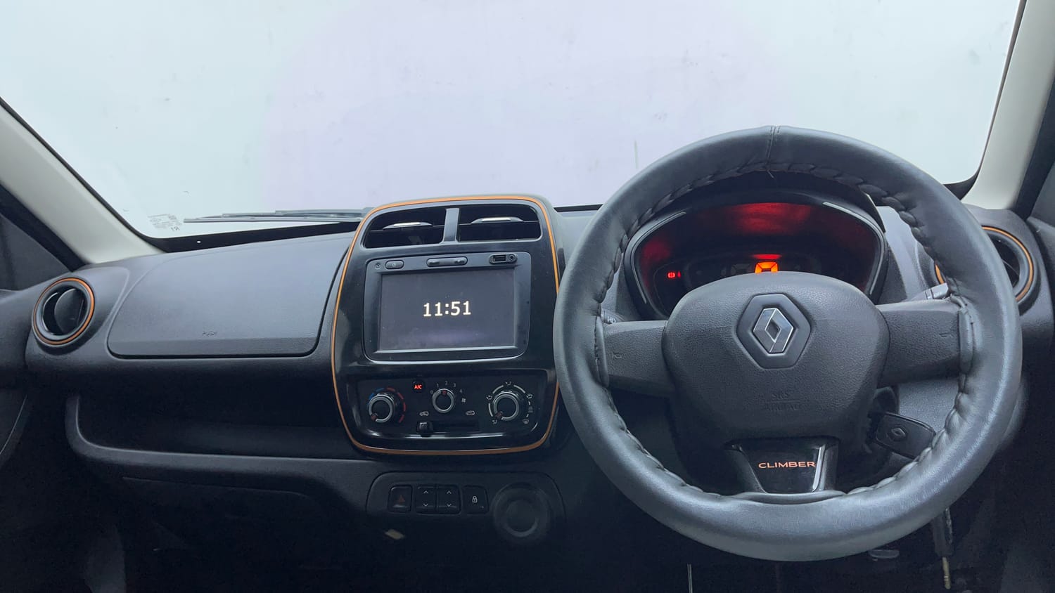 Used 2018 Renault Kwid CLIMBER 1.0 Petrol Manual interior DASHBOARD VIEW