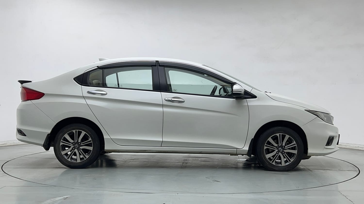 Used 2022 Honda City 4th Generation V Petrol Petrol Manual exterior RIGHT SIDE VIEW