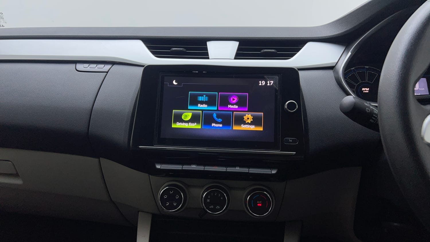 Used 2021 Renault Triber RXZ Petrol Manual top_features Integrated (in-dash) music system