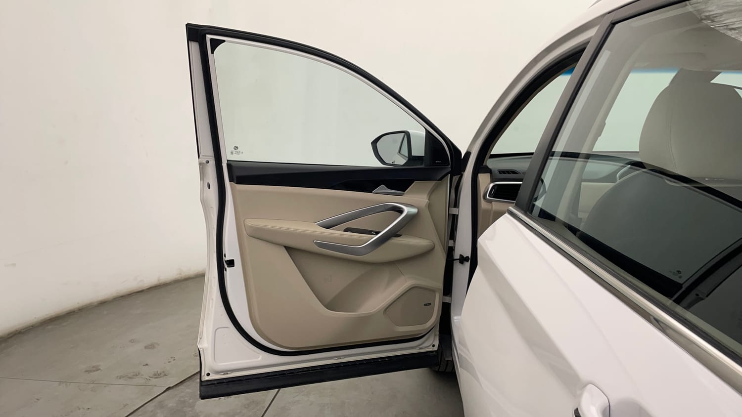 Used 2021 MG Motors Hector Sharp 1.5 Petrol CVT Petrol Automatic interior LEFT FRONT DOOR OPEN VIEW