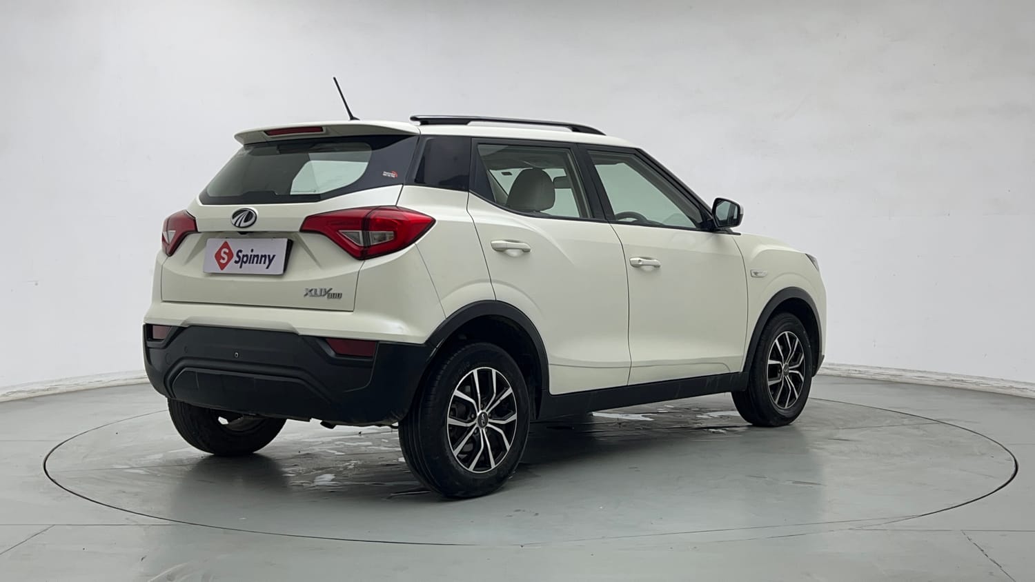 Used 2022 Mahindra XUV 300 W6 1.5 Diesel Diesel Manual exterior RIGHT REAR CORNER VIEW