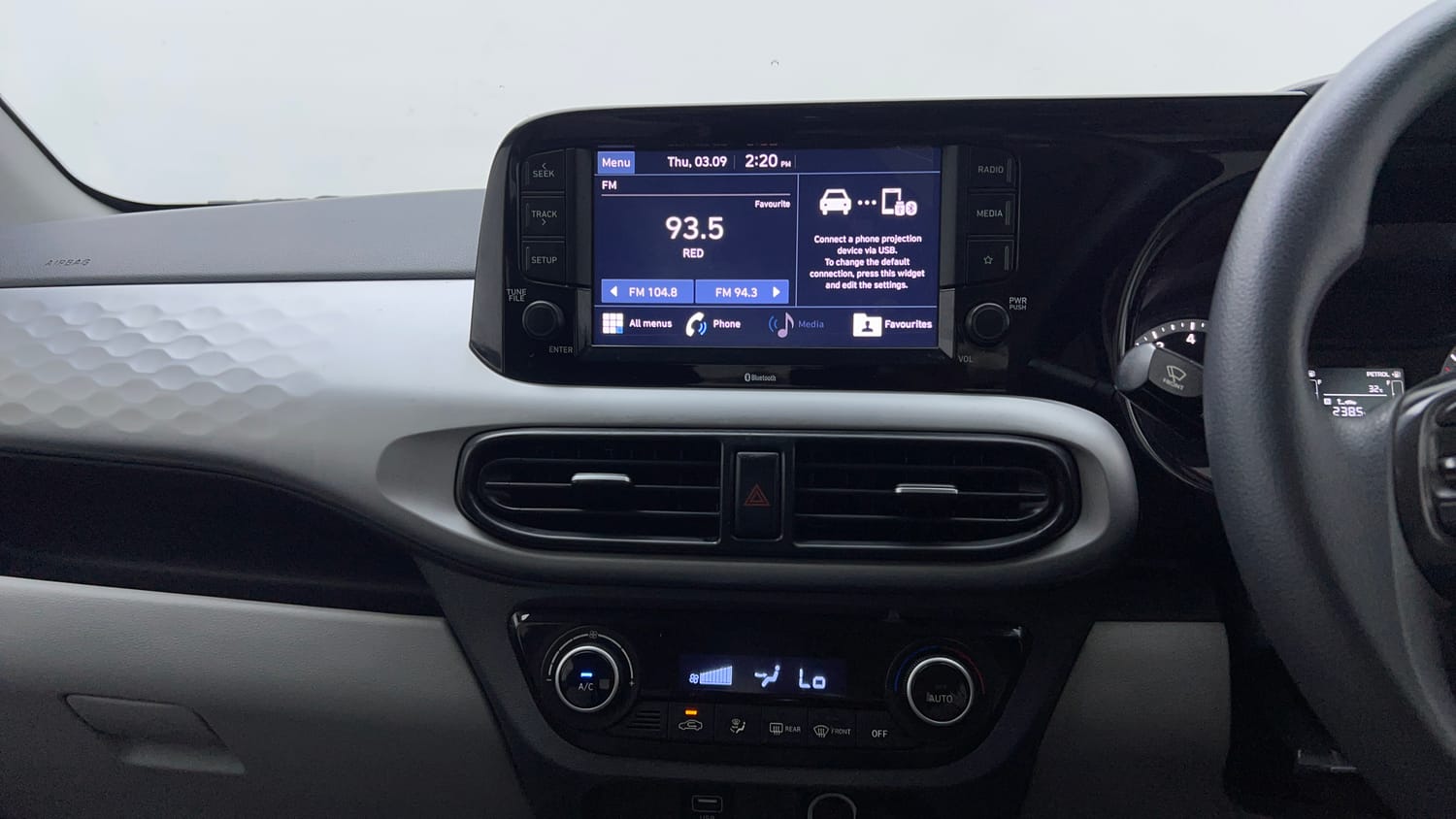 Used 2022 Hyundai Grand i10 Nios Sportz 1.2 Kappa VTVT CNG Cng Manual top_features Integrated (in-dash) music system