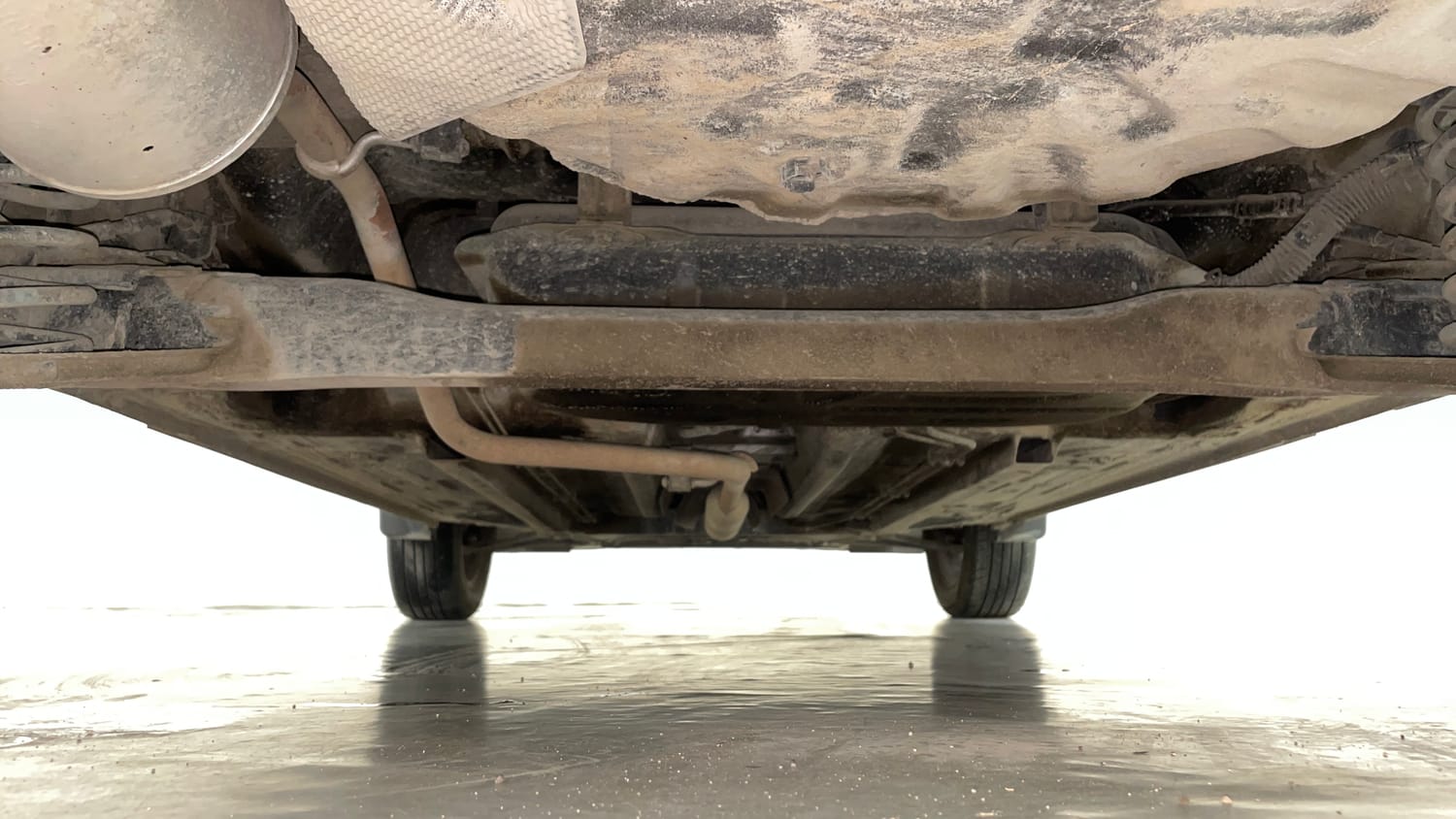 Used 2022 Renault Kiger RXZ AMT Petrol Automatic extra REAR UNDERBODY VIEW (TAKEN FROM REAR)