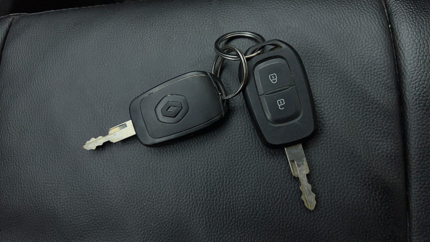 Used 2019 Renault Kwid RXT (O) 1.0 SCE Edition Petrol Manual extra CAR KEY VIEW