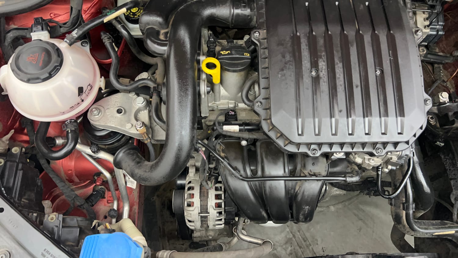 Used 2020 Volkswagen Polo Trendline 1.0L MPI Petrol Manual engine ENGINE RIGHT SIDE VIEW