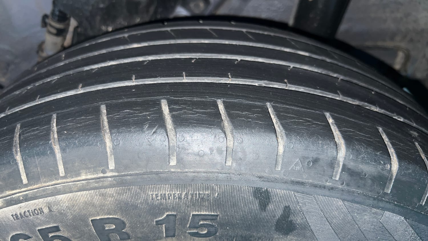 Used 2020 Hyundai Venue S 1.0 Turbo DCT Petrol Automatic tyres LEFT REAR TYRE TREAD VIEW