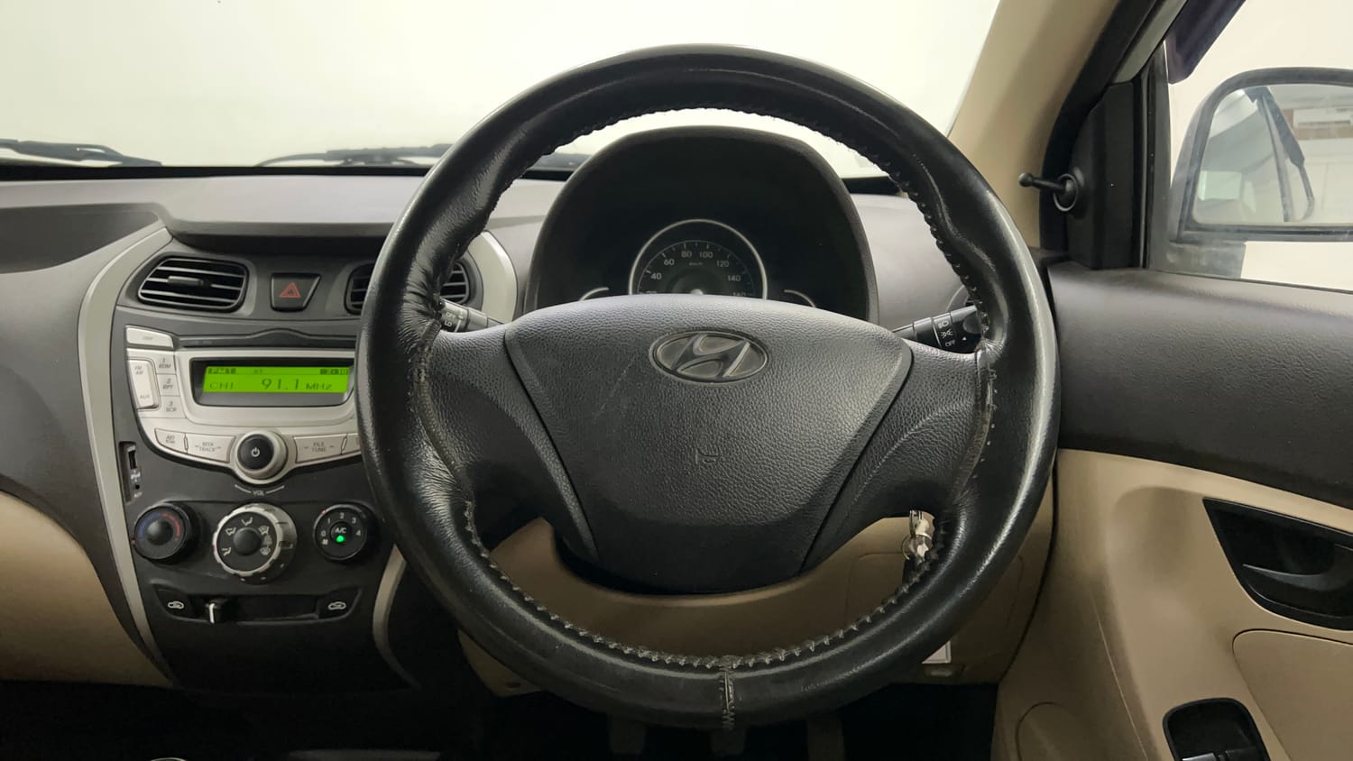 Used 2018 Hyundai Eon Magna + Petrol Manual interior STEERING VIEW