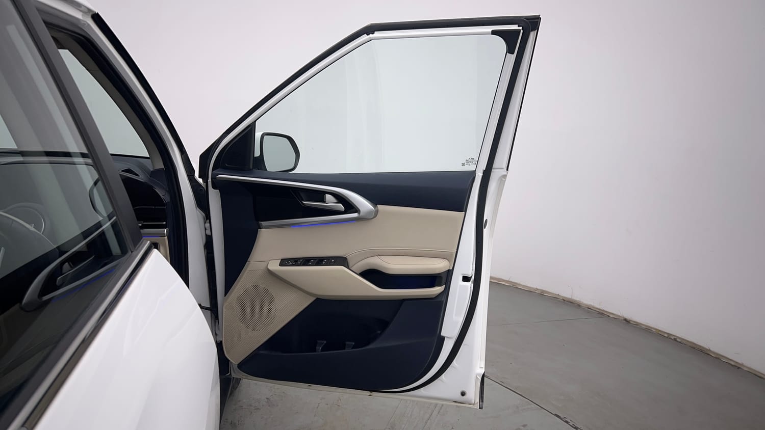 Used 2023 Kia Carens Luxury (O)1.5 Turbo Petrol DCT 7 STR Petrol Automatic interior RIGHT FRONT DOOR OPEN VIEW