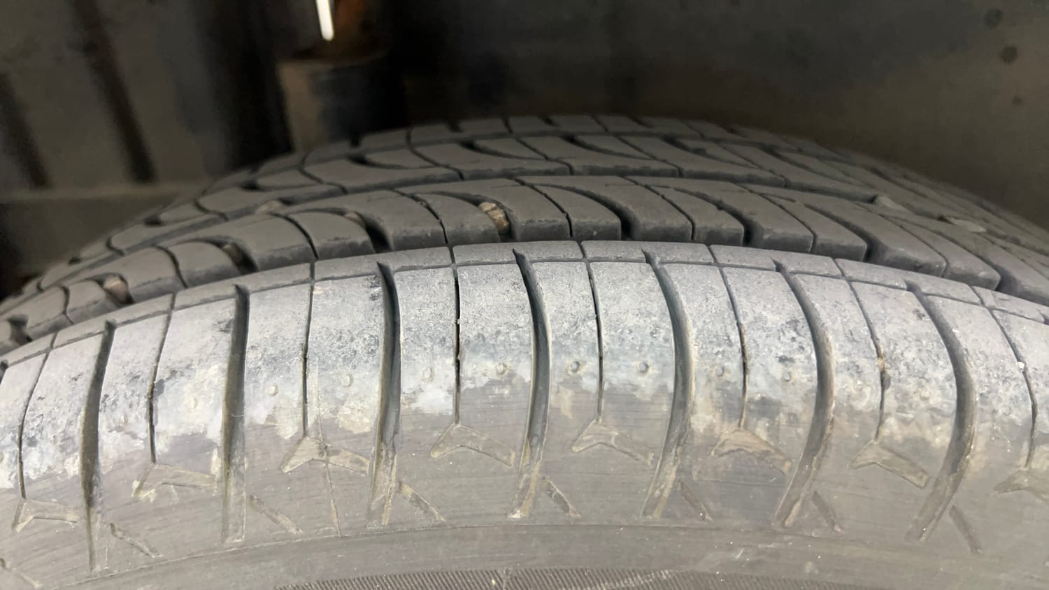 Used 2014 Maruti Suzuki Swift VXi Petrol Manual tyres RIGHT REAR TYRE TREAD VIEW