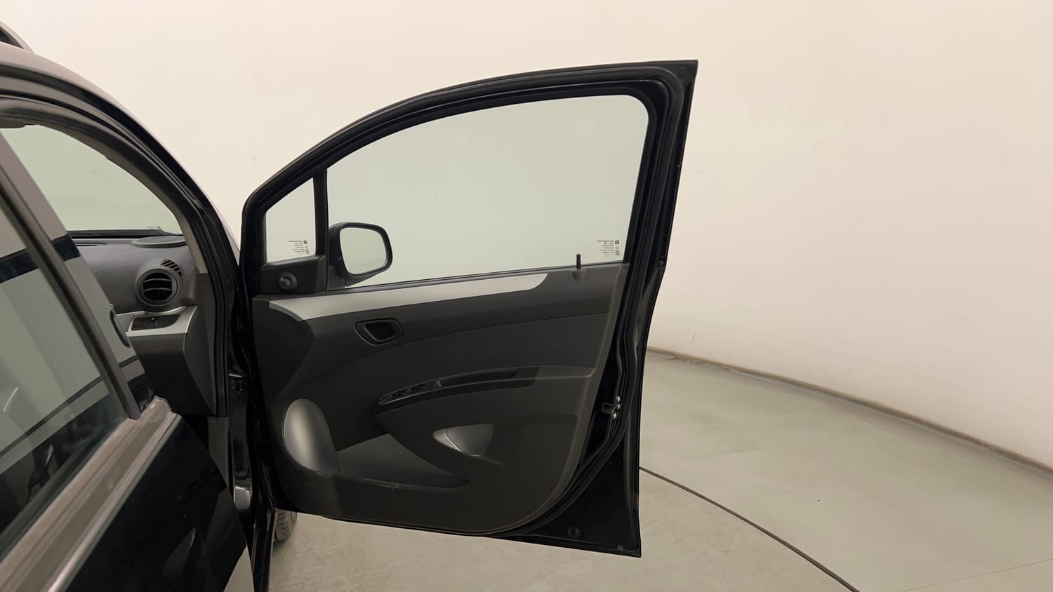 Used 2014 Chevrolet Beat LT Petrol Petrol Manual interior RIGHT FRONT DOOR OPEN VIEW