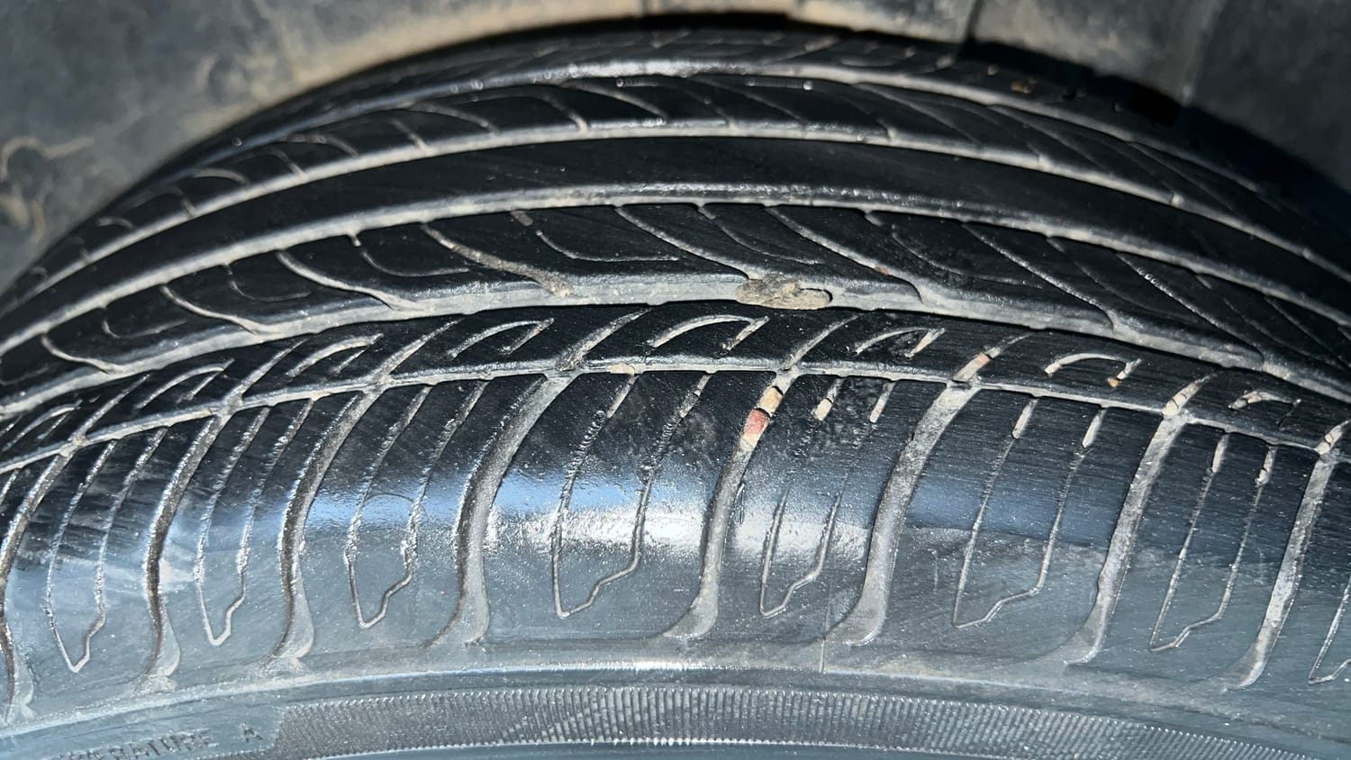 Used 2022 Nissan Magnite XE Petrol Manual tyres LEFT REAR TYRE TREAD VIEW