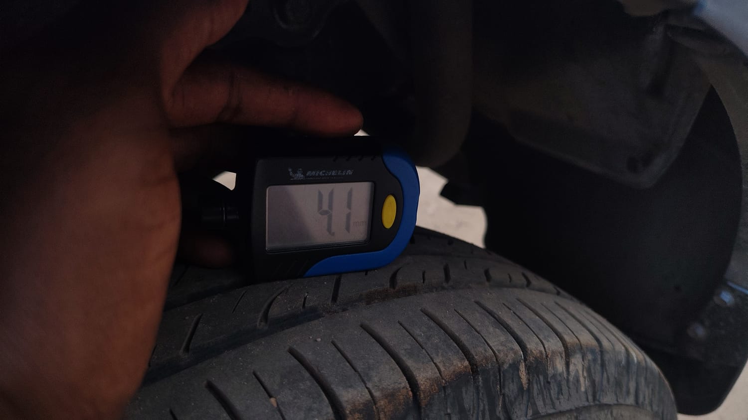 Used 2016 Maruti Suzuki Wagon R 1.0 VXI AMT Petrol Automatic tyres LEFT REAR TYRE TREAD VIEW