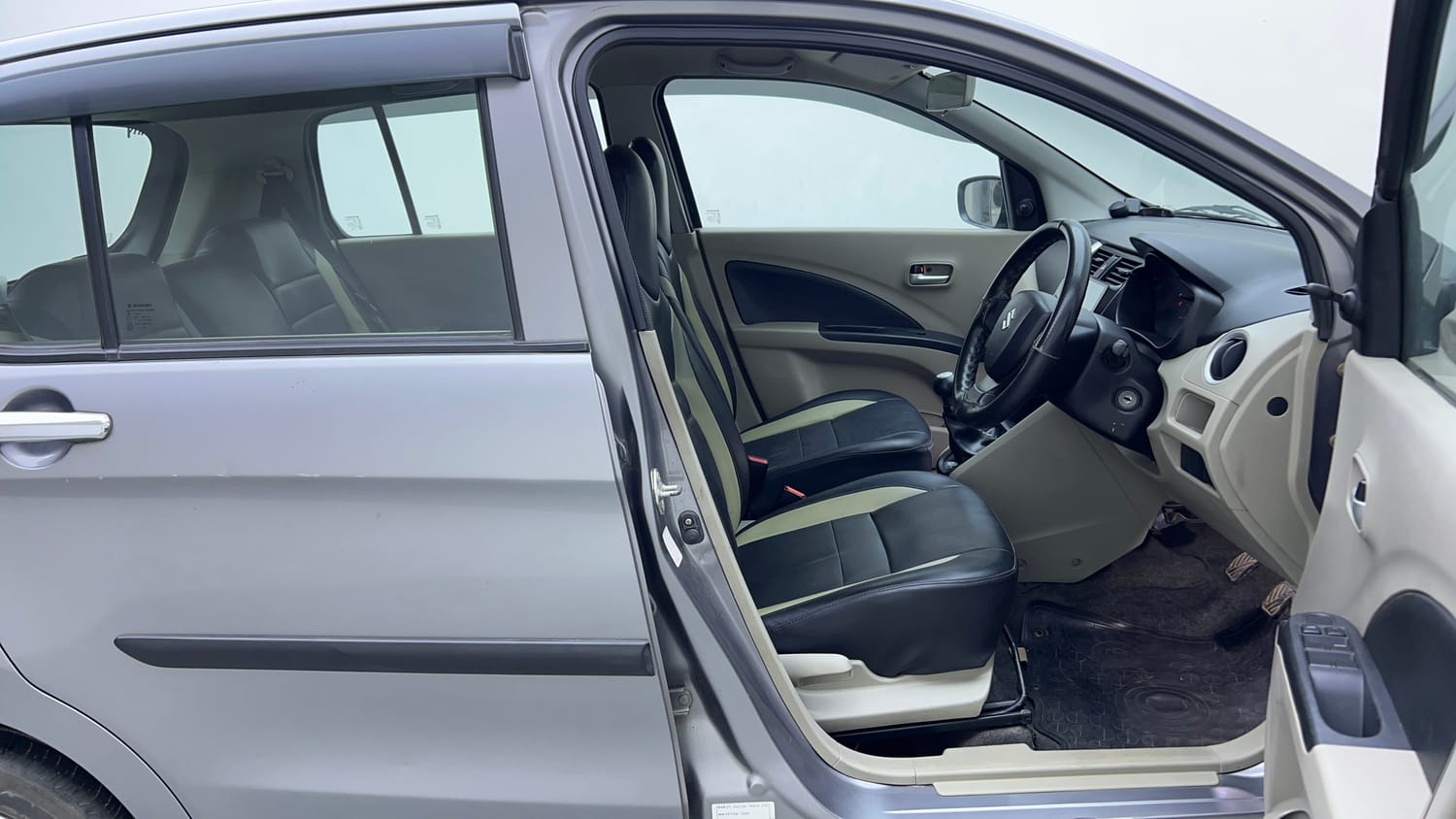 Used 2016 Maruti Suzuki Celerio VXi Petrol Manual interior RIGHT SIDE FRONT DOOR CABIN VIEW