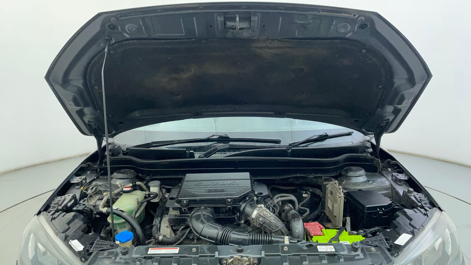 Used 2017 Maruti Suzuki Vitara Brezza LDi (O) Diesel Manual engine ENGINE & BONNET OPEN FRONT VIEW