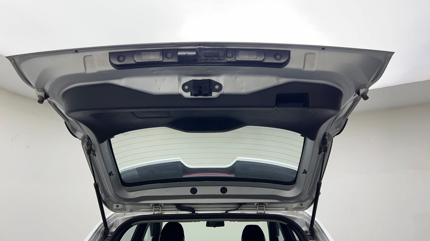 Used 2022 Nissan Magnite XE Petrol Manual interior DICKY DOOR OPEN VIEW