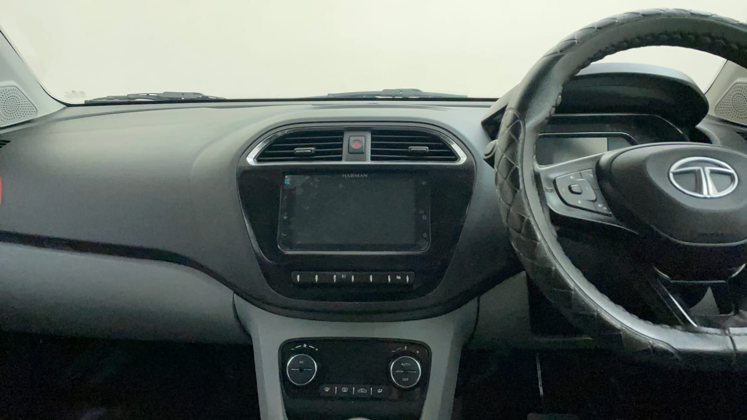Used 2021 Tata Tiago XZA Plus Petrol Automatic interior MUSIC SYSTEM & AC CONTROL VIEW