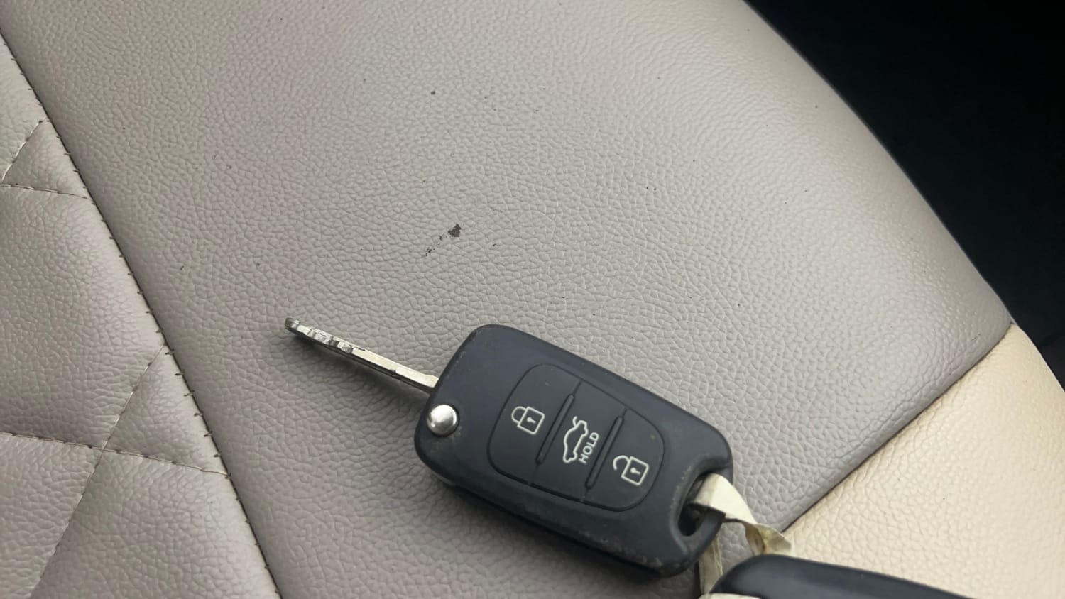 Used 2016 Hyundai i10 Sportz 1.1 iRDE2 Petrol Manual extra CAR KEY VIEW