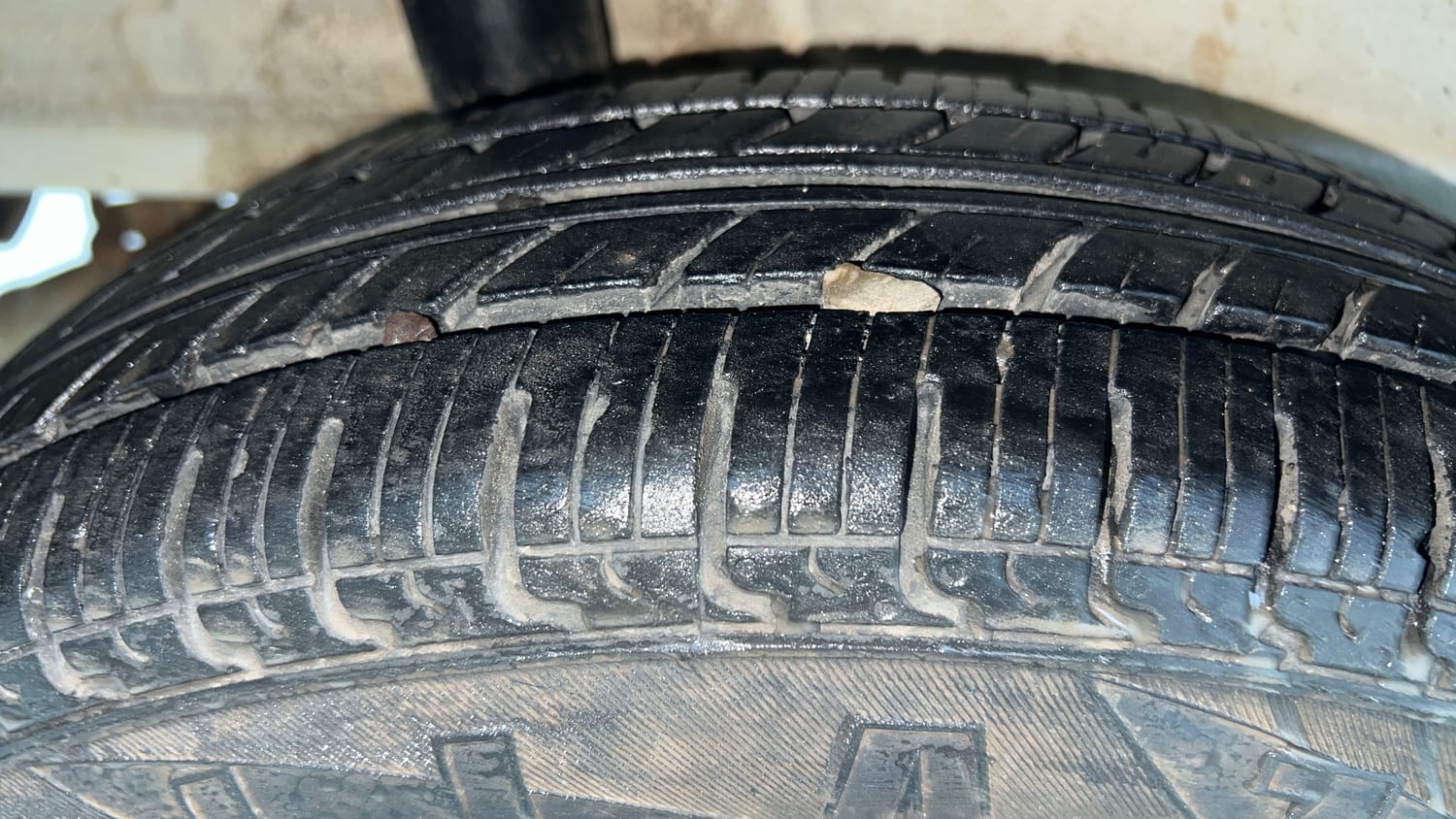Used 2019 Maruti Suzuki Wagon R 1.0 LXi 1.0 Petrol Manual tyres RIGHT REAR TYRE TREAD VIEW