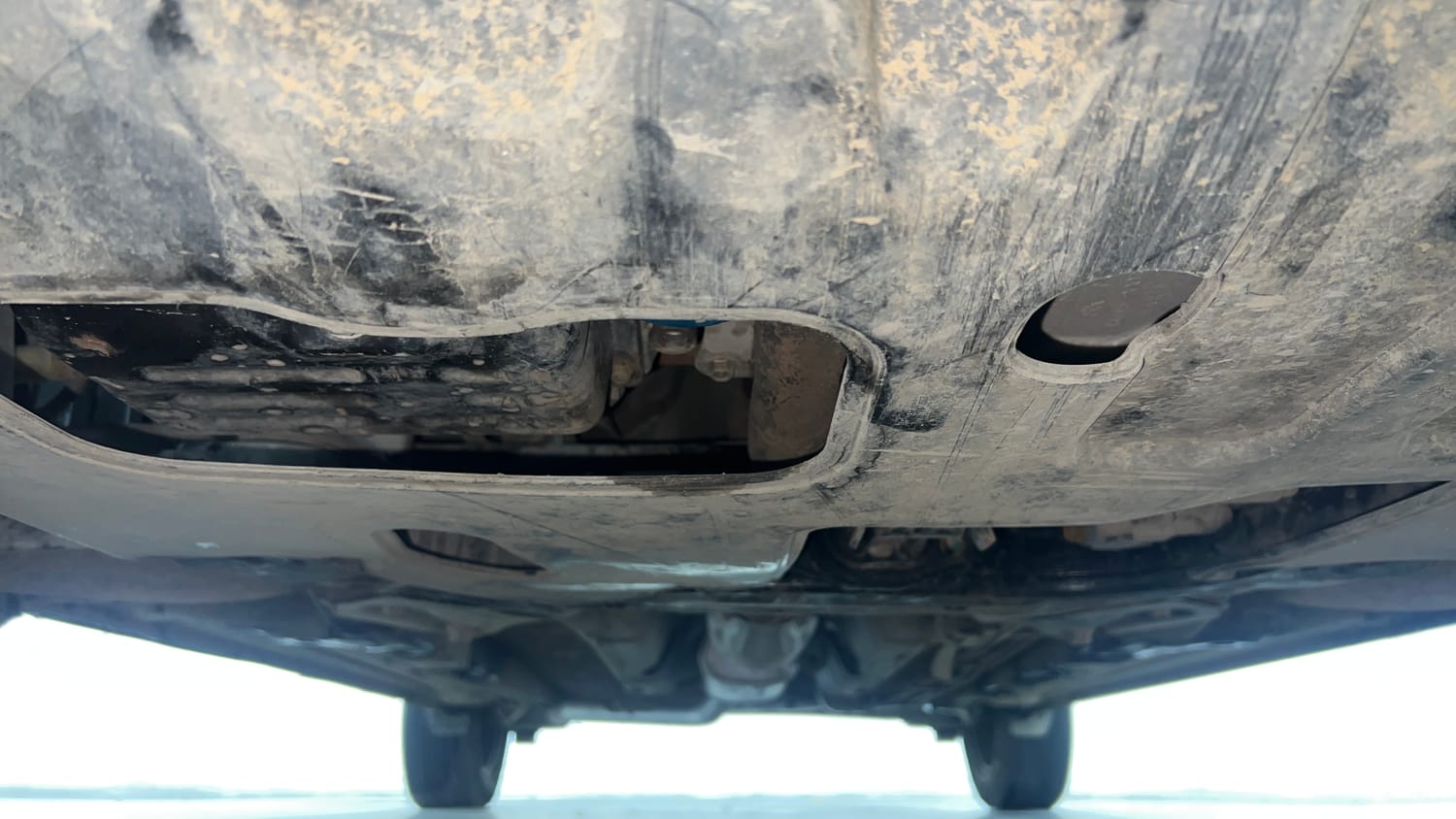 Used 2020 Hyundai Venue S 1.0 Turbo DCT Petrol Automatic extra FRONT LEFT UNDERBODY VIEW
