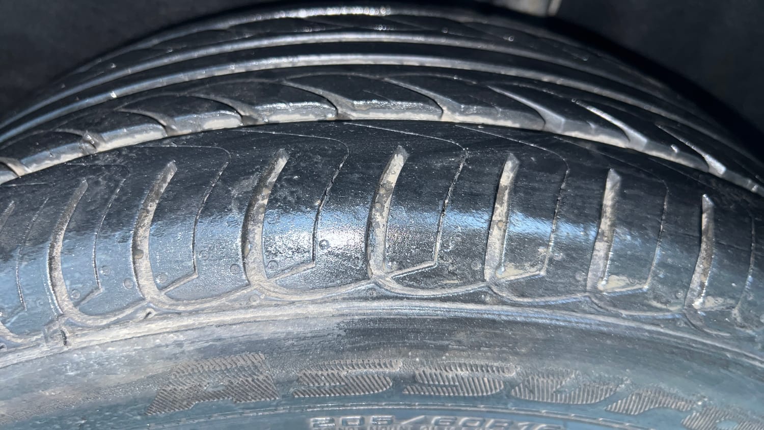 Used 2014 Ford EcoSport Titanium 1.0 Ecoboost (Opt) Petrol Manual tyres LEFT REAR TYRE TREAD VIEW