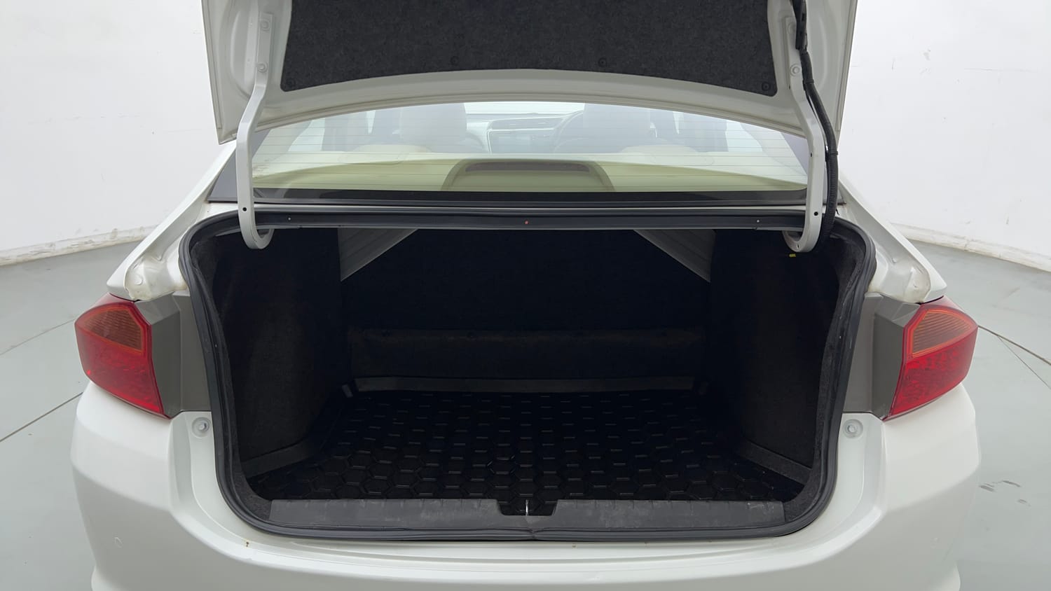 Used 2022 Honda City 4th Generation V Petrol Petrol Manual interior DICKY INSIDE VIEW