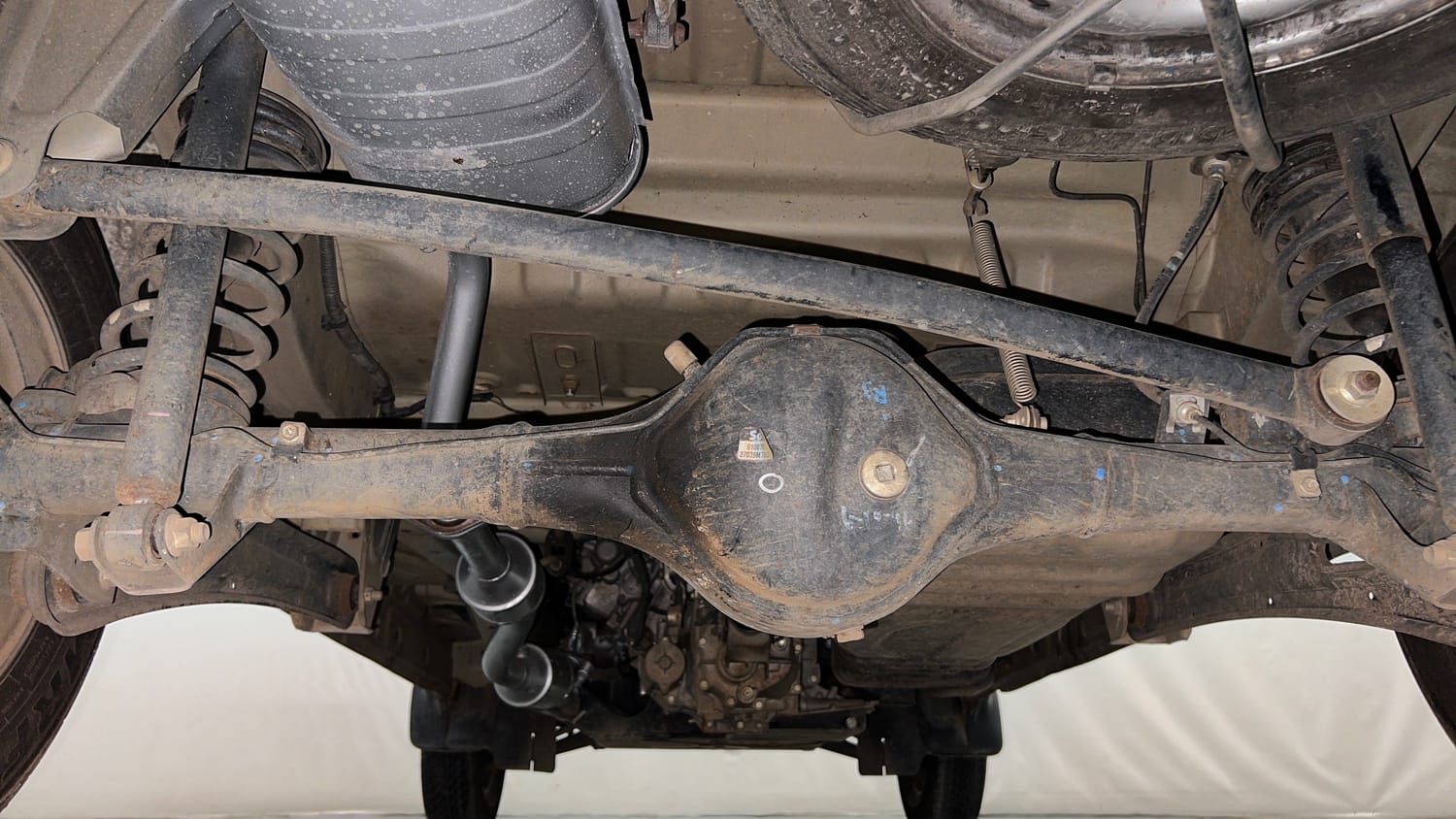 Used 2016 Maruti Suzuki Eeco 5 STR WITH A/C+HTR Petrol Manual extra REAR UNDERBODY VIEW (TAKEN FROM REAR)