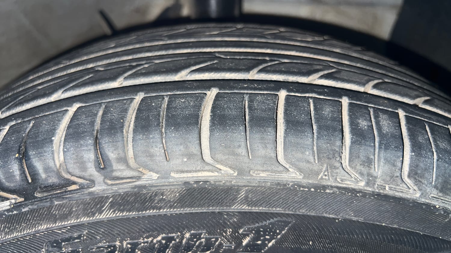 Used 2021 Hyundai Santro Asta AMT Petrol Automatic tyres RIGHT FRONT TYRE TREAD VIEW
