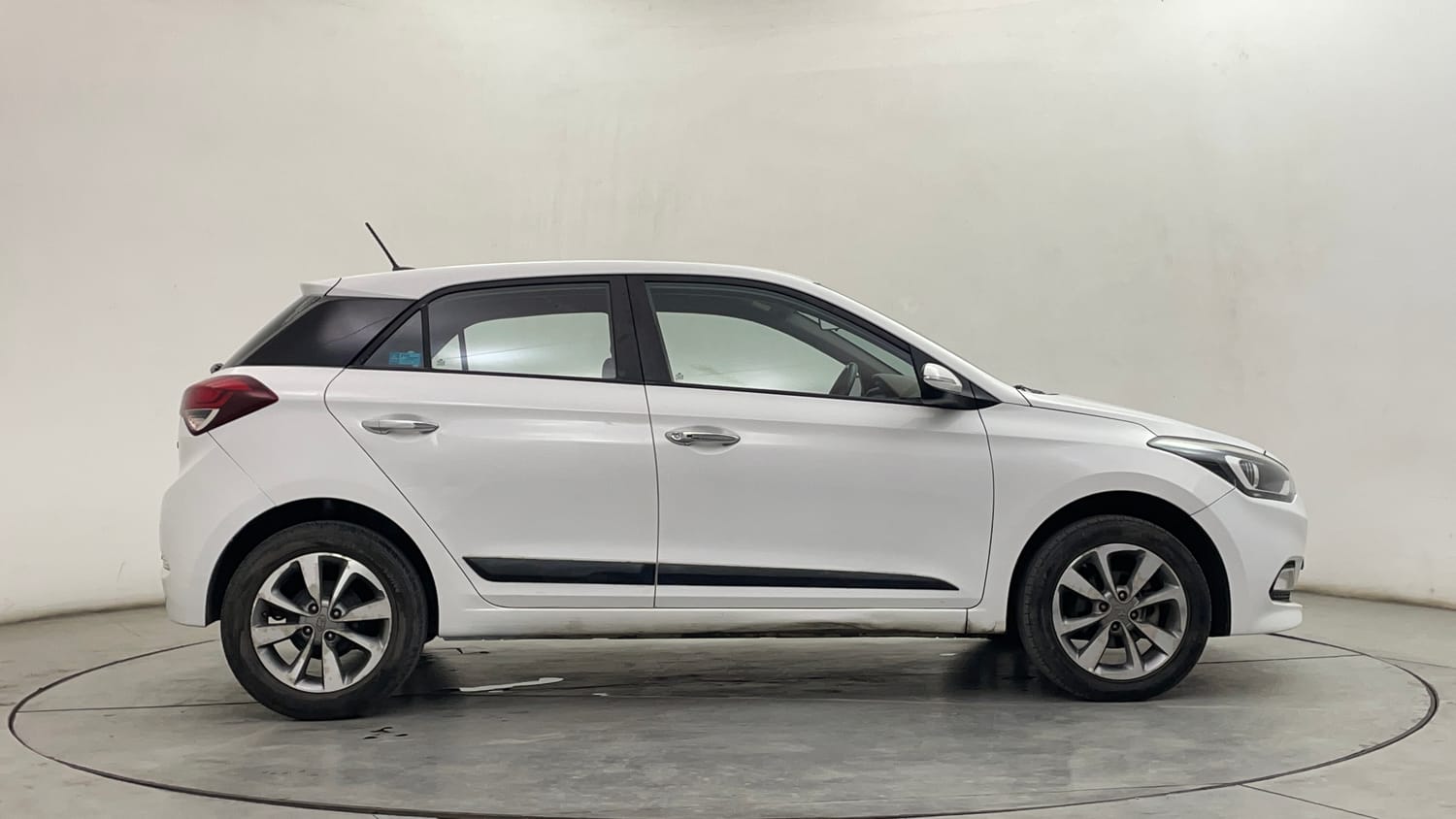 Used 2017 Hyundai Elite i20 Asta 1.2 (O) Petrol Manual exterior RIGHT SIDE VIEW