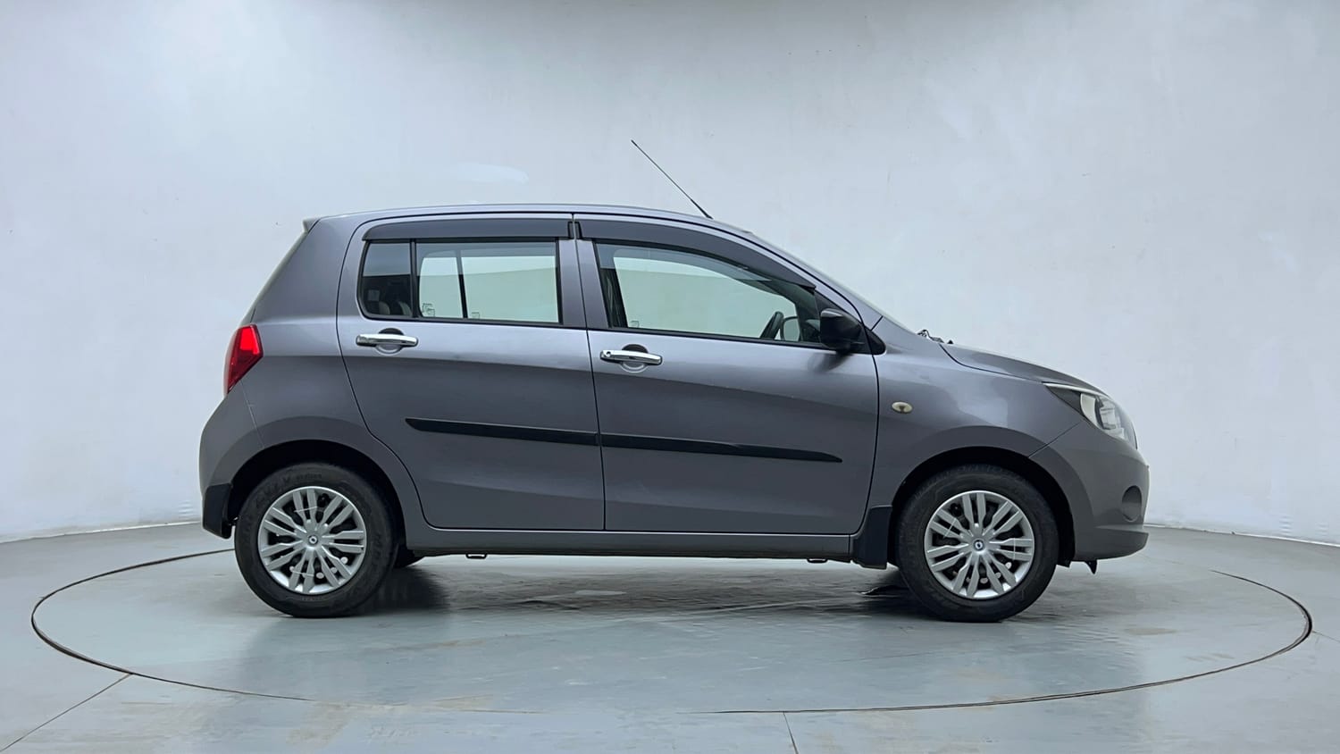 Used 2016 Maruti Suzuki Celerio VXi Petrol Manual exterior RIGHT SIDE VIEW