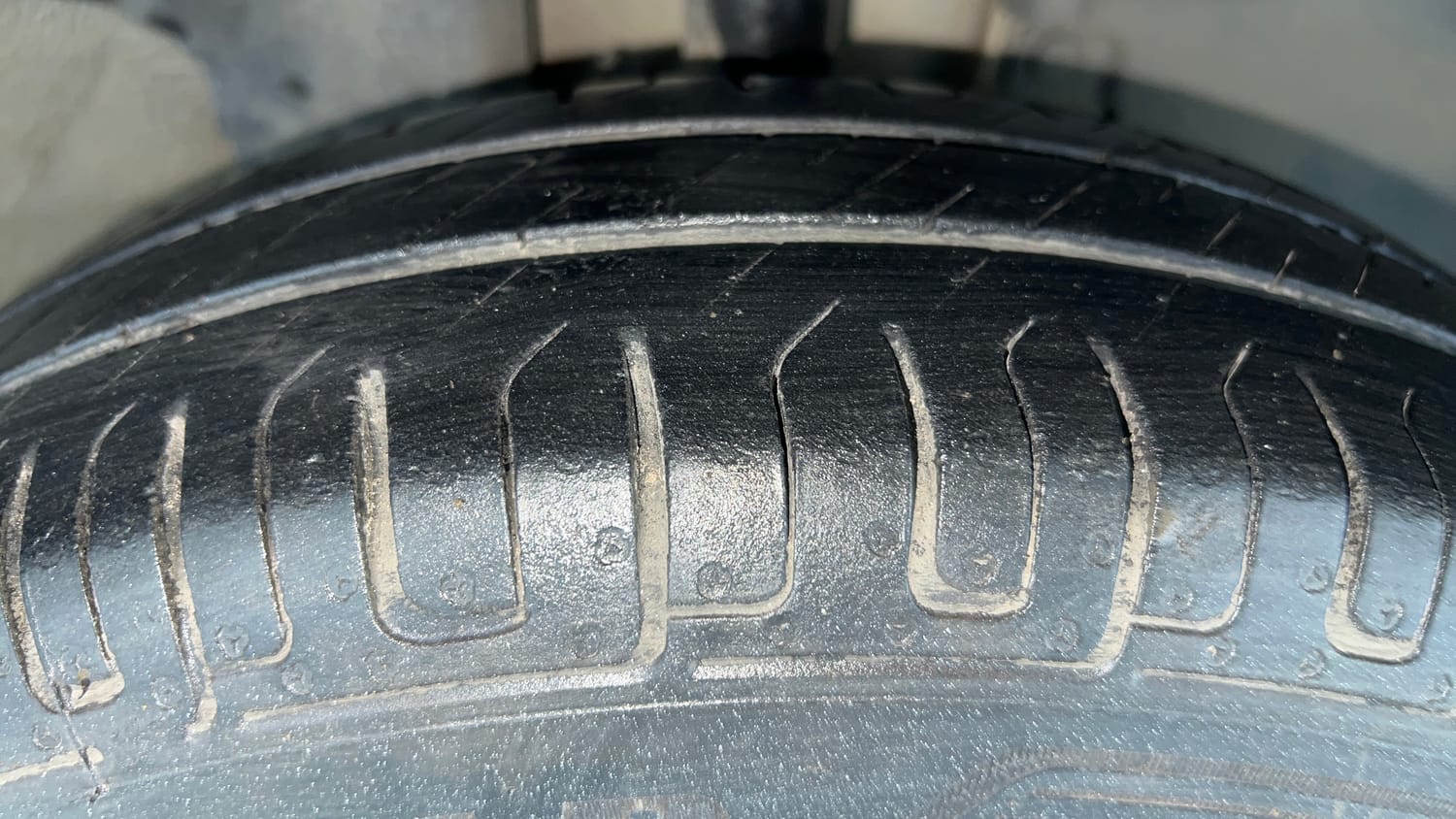 Used 2019 Renault Kwid RXT (O) 1.0 SCE Edition Petrol Manual tyres RIGHT FRONT TYRE TREAD VIEW