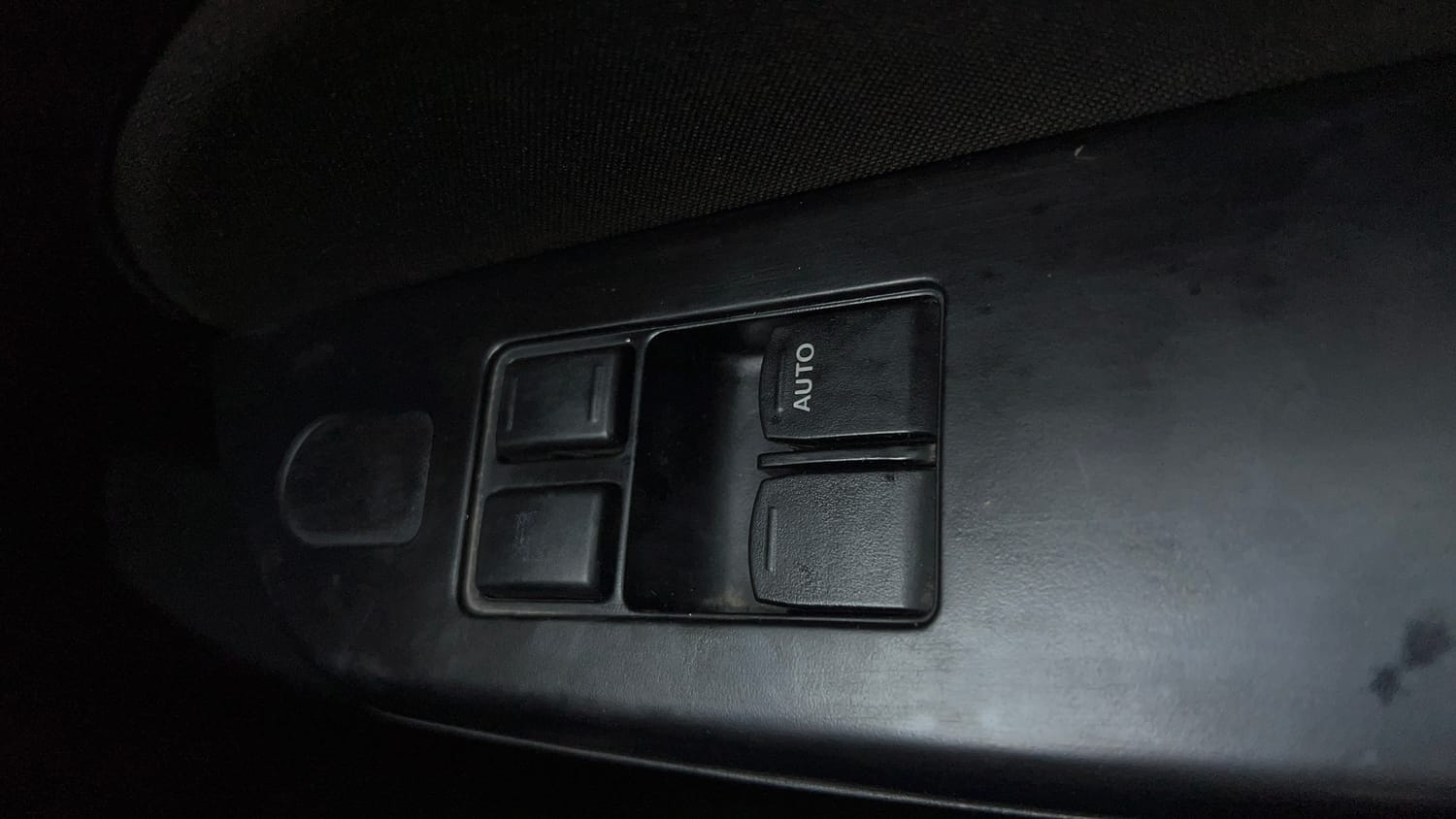 Used 2015 Maruti Suzuki Swift Lxi (O) Petrol Manual top_features Power windows