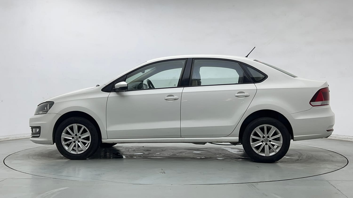 Used 2016 Volkswagen Vento Highline 1.2 (P) AT Petrol Automatic exterior LEFT SIDE VIEW