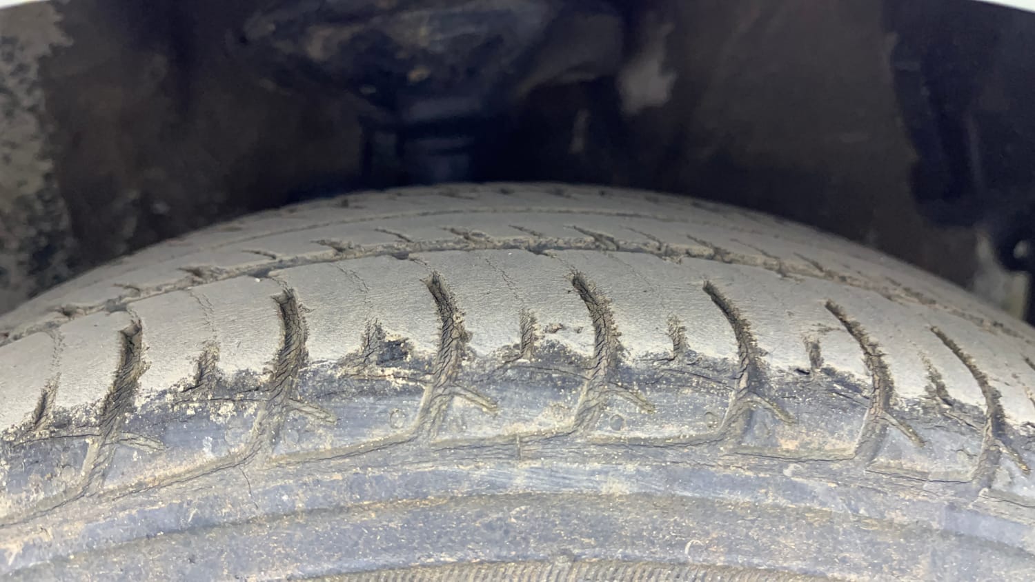 Used 2018 Maruti Suzuki Celerio ZXi (O) AMT Petrol Automatic tyres RIGHT FRONT TYRE TREAD VIEW