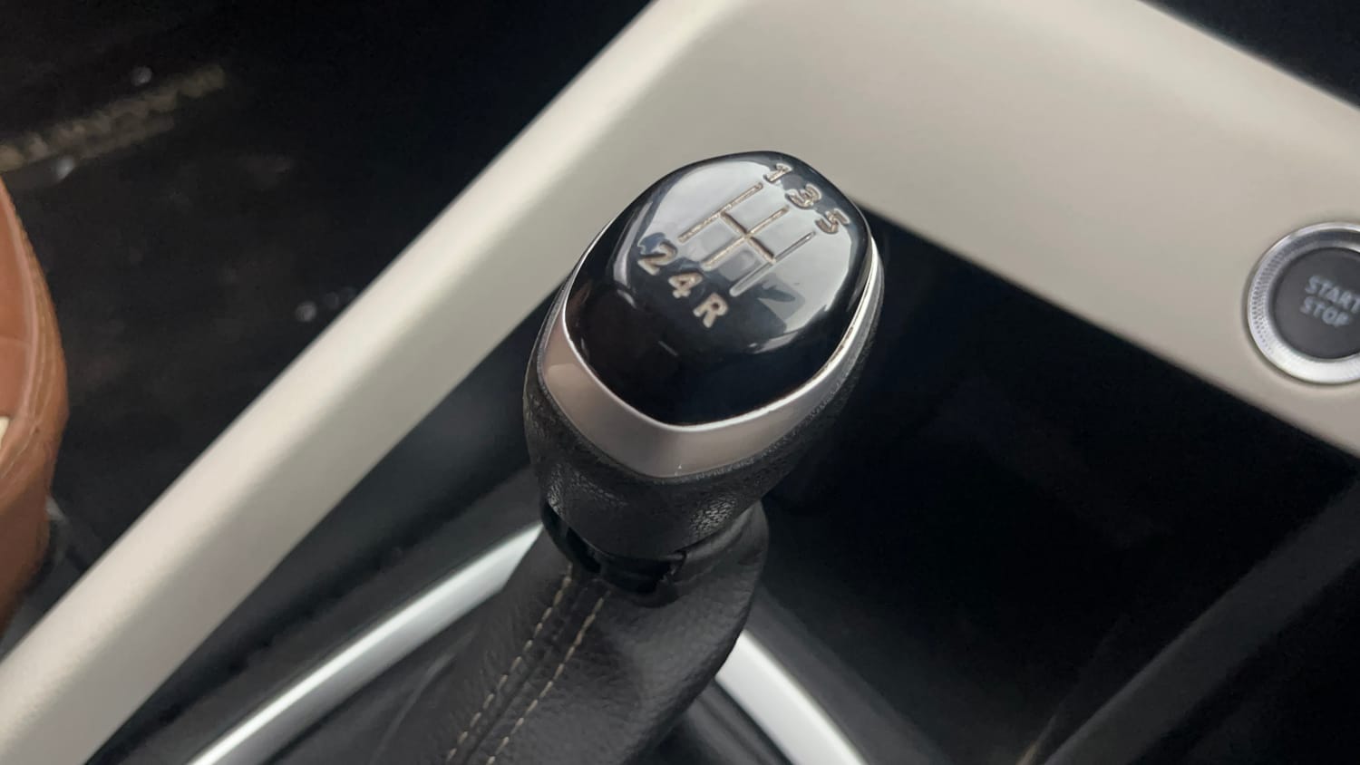 Used 2021 Nissan Magnite XV Turbo Petrol Manual interior GEAR  KNOB VIEW