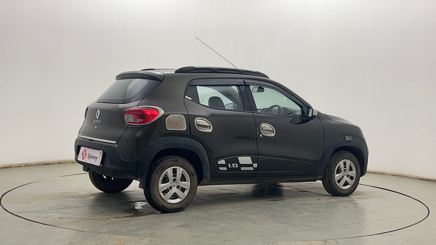 Used 2018 Renault Kwid 1.0 RXT Petrol Manual exterior RIGHT REAR CORNER VIEW