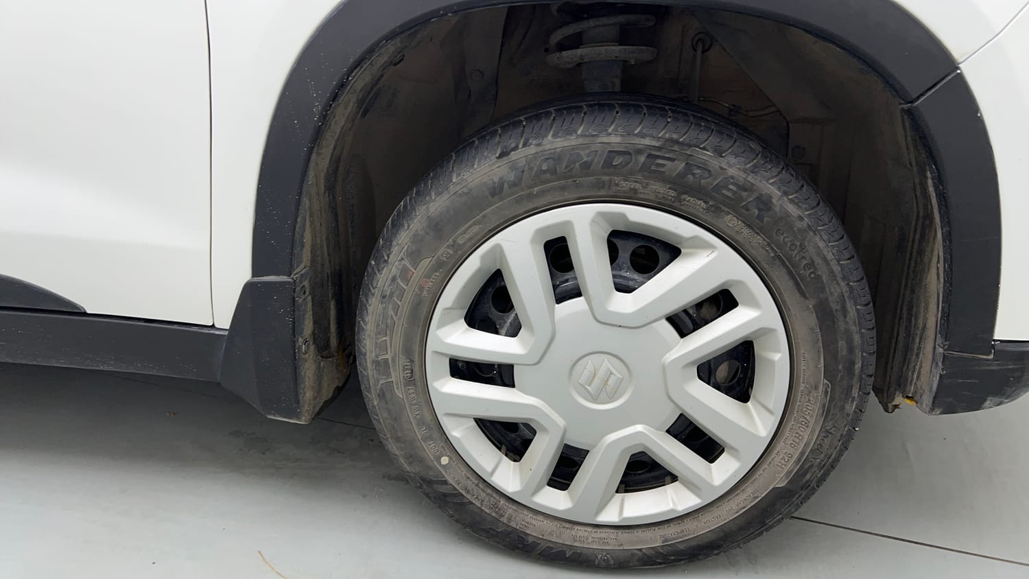 Used 2021 maruti-suzuki Vitara Brezza VXi Petrol Manual tyres RIGHT FRONT TYRE RIM VIEW