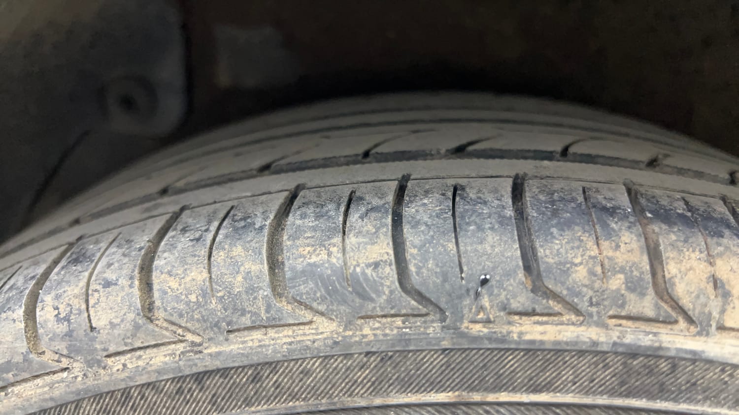Used 2013 Hyundai Verna Fluidic 1.6 VTVT SX Petrol Manual tyres RIGHT REAR TYRE TREAD VIEW