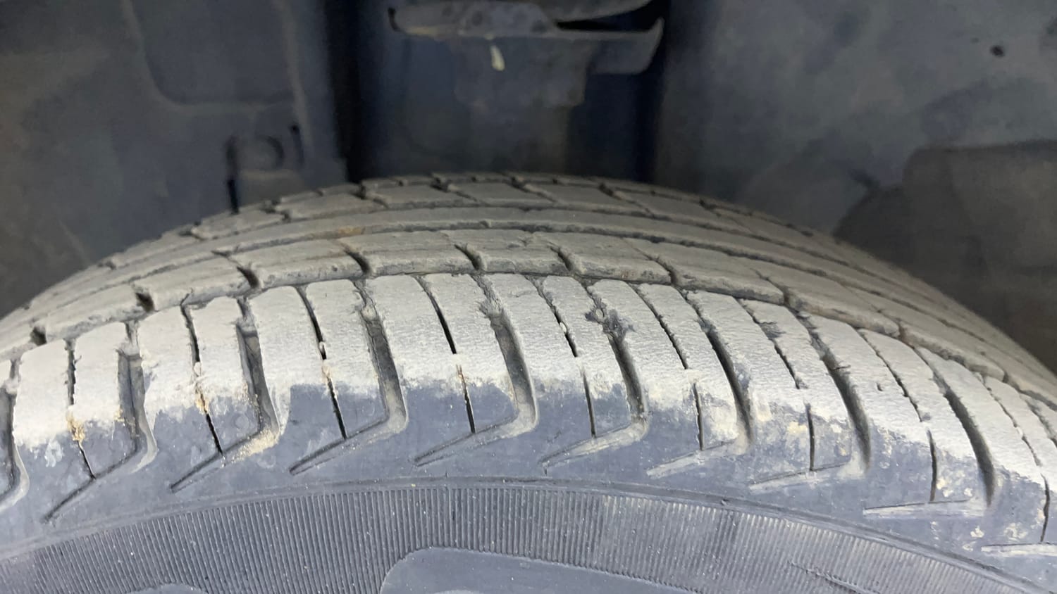 Used 2018 Renault Kwid CLIMBER 1.0 Petrol Manual tyres LEFT FRONT TYRE TREAD VIEW