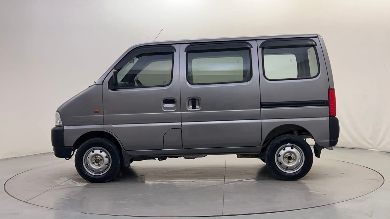 Used 2016 Maruti Suzuki Eeco 5 STR WITH A/C+HTR Petrol Manual exterior LEFT SIDE VIEW