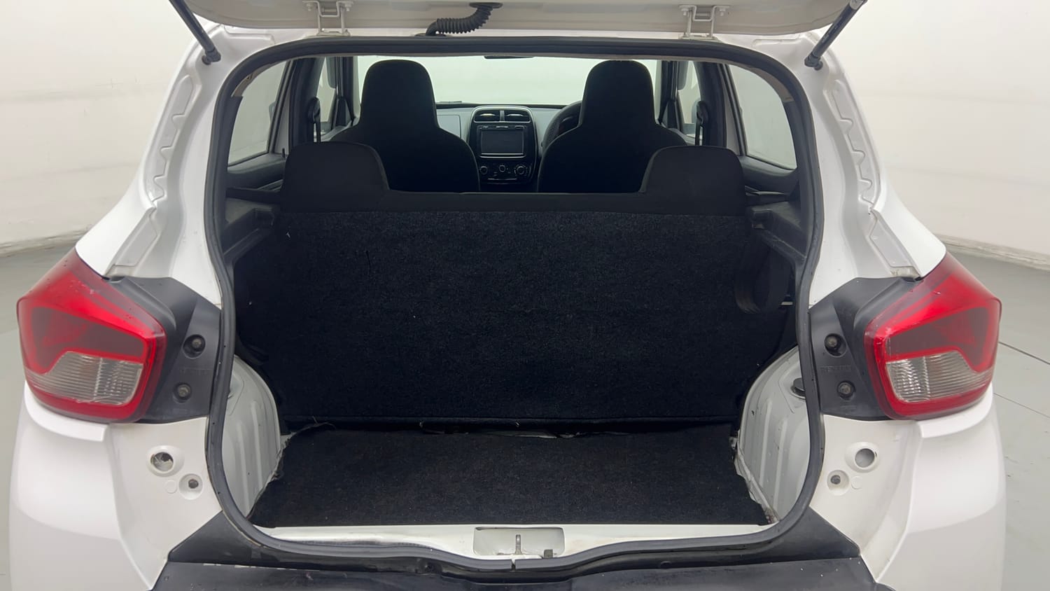 Used 2016 Renault Kwid RXT Petrol Manual interior DICKY INSIDE VIEW