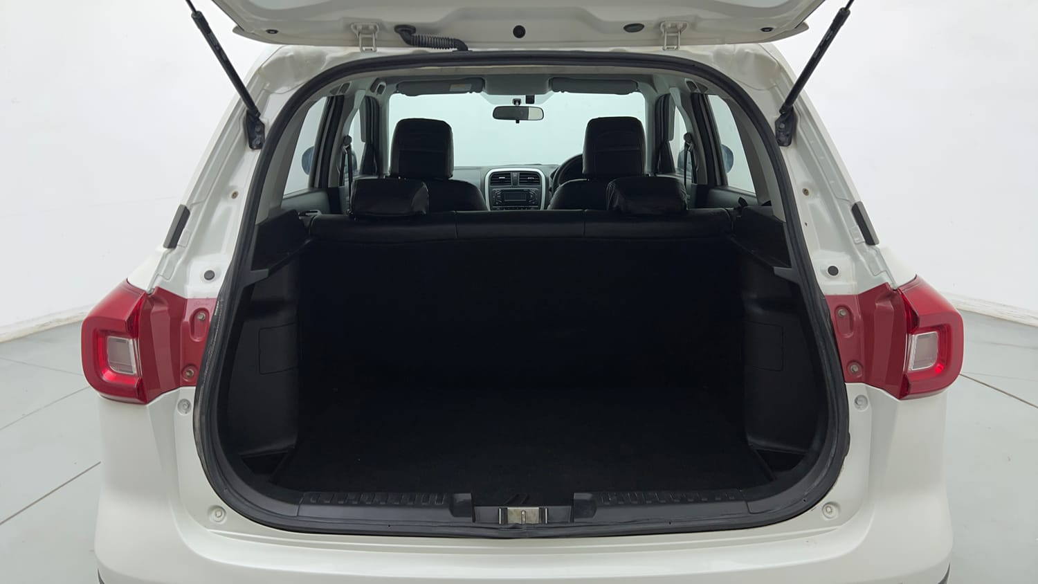 Used 2021 maruti-suzuki Vitara Brezza VXi Petrol Manual interior DICKY INSIDE VIEW