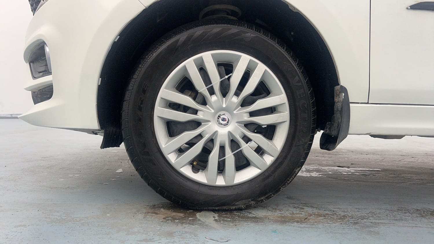 Used 2022 Tata Tiago XZ Petrol Manual tyres LEFT FRONT TYRE RIM VIEW