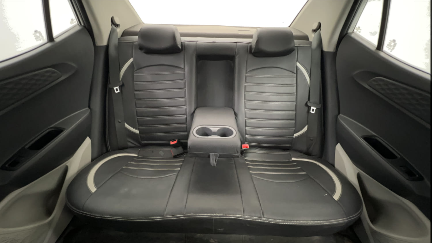 Used 2022 Hyundai Aura SX 1.2 Petrol Petrol Manual interior REAR SEAT CONDITION VIEW