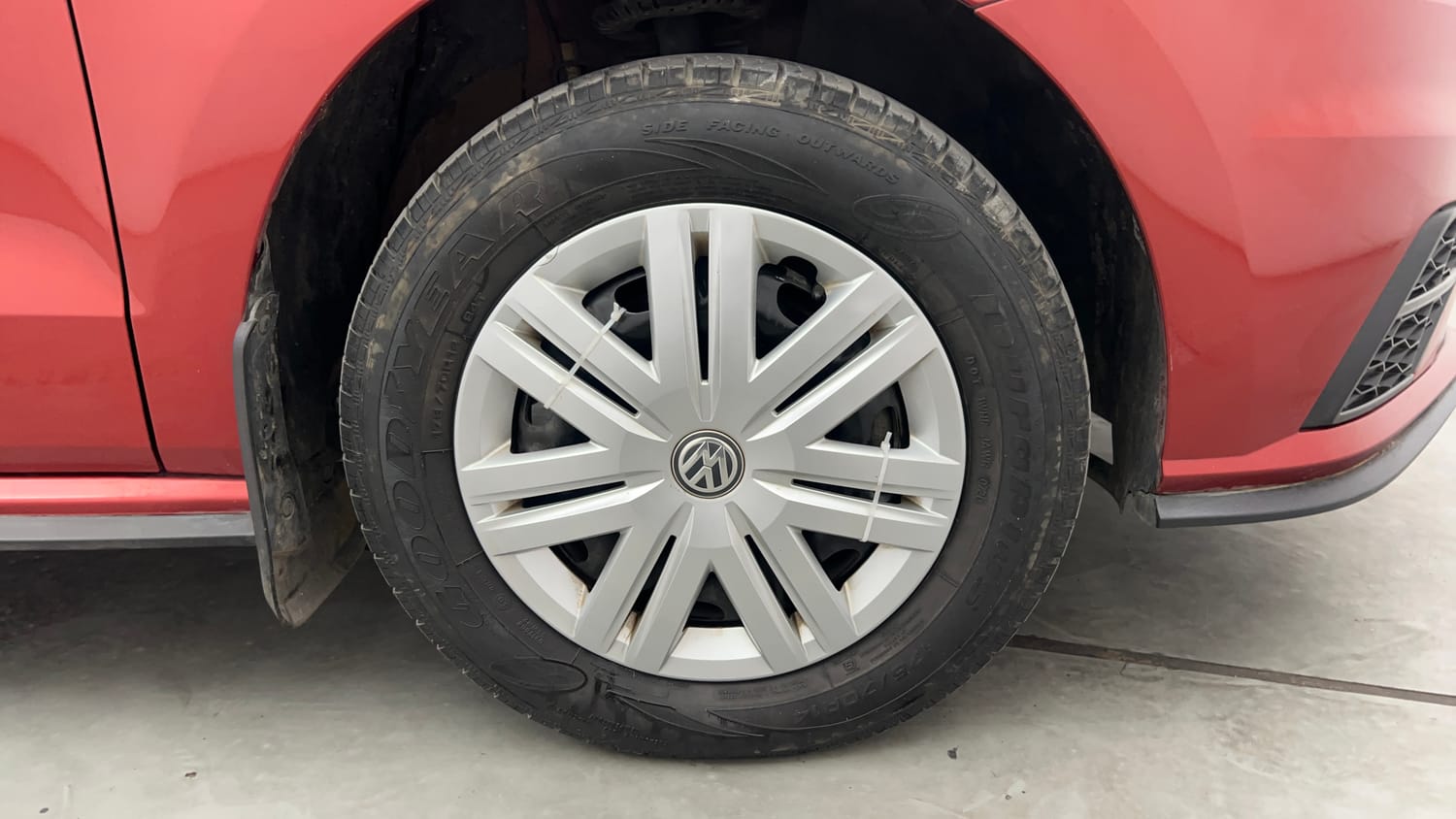 Used 2020 Volkswagen Polo Trendline 1.0L MPI Petrol Manual tyres RIGHT FRONT TYRE RIM VIEW
