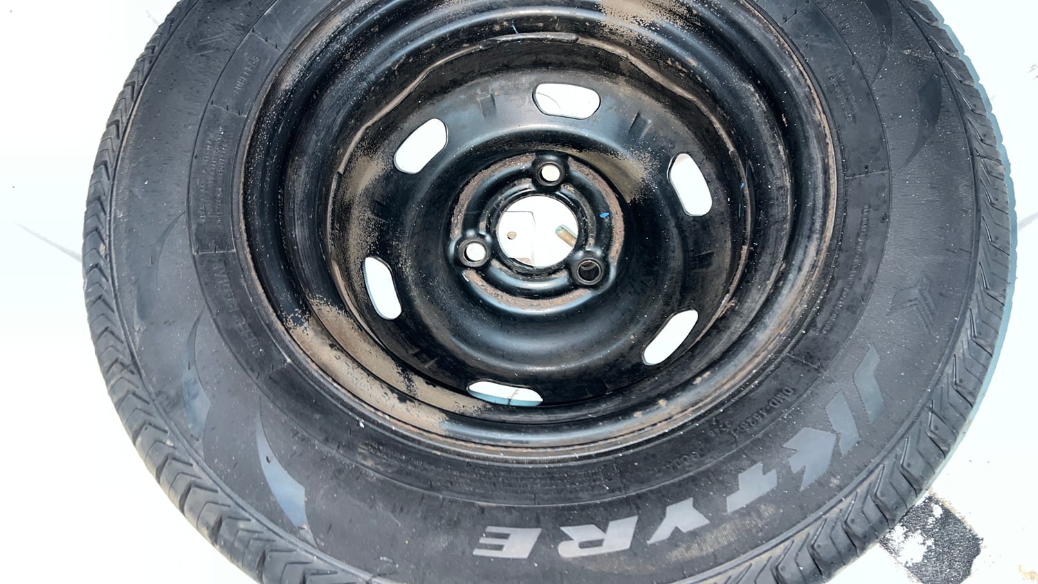 Used 2016 Renault Kwid RXT Petrol Manual tyres SPARE TYRE VIEW