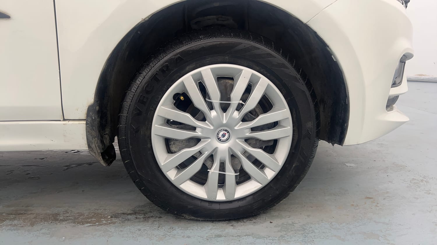Used 2022 Tata Tiago XZ Petrol Manual tyres RIGHT FRONT TYRE RIM VIEW